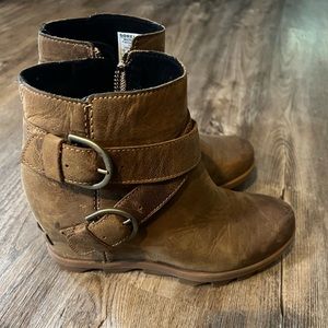 Brown/ Tan Sorel Boots